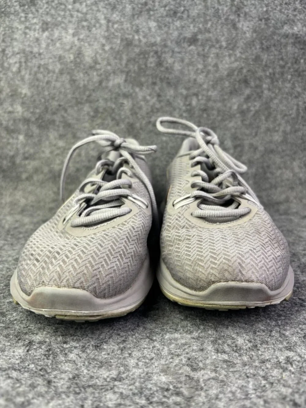 Nike Training Shoes Womens‎ Size 8.5 Gray Chevron Mesh Sneakers 917172-004